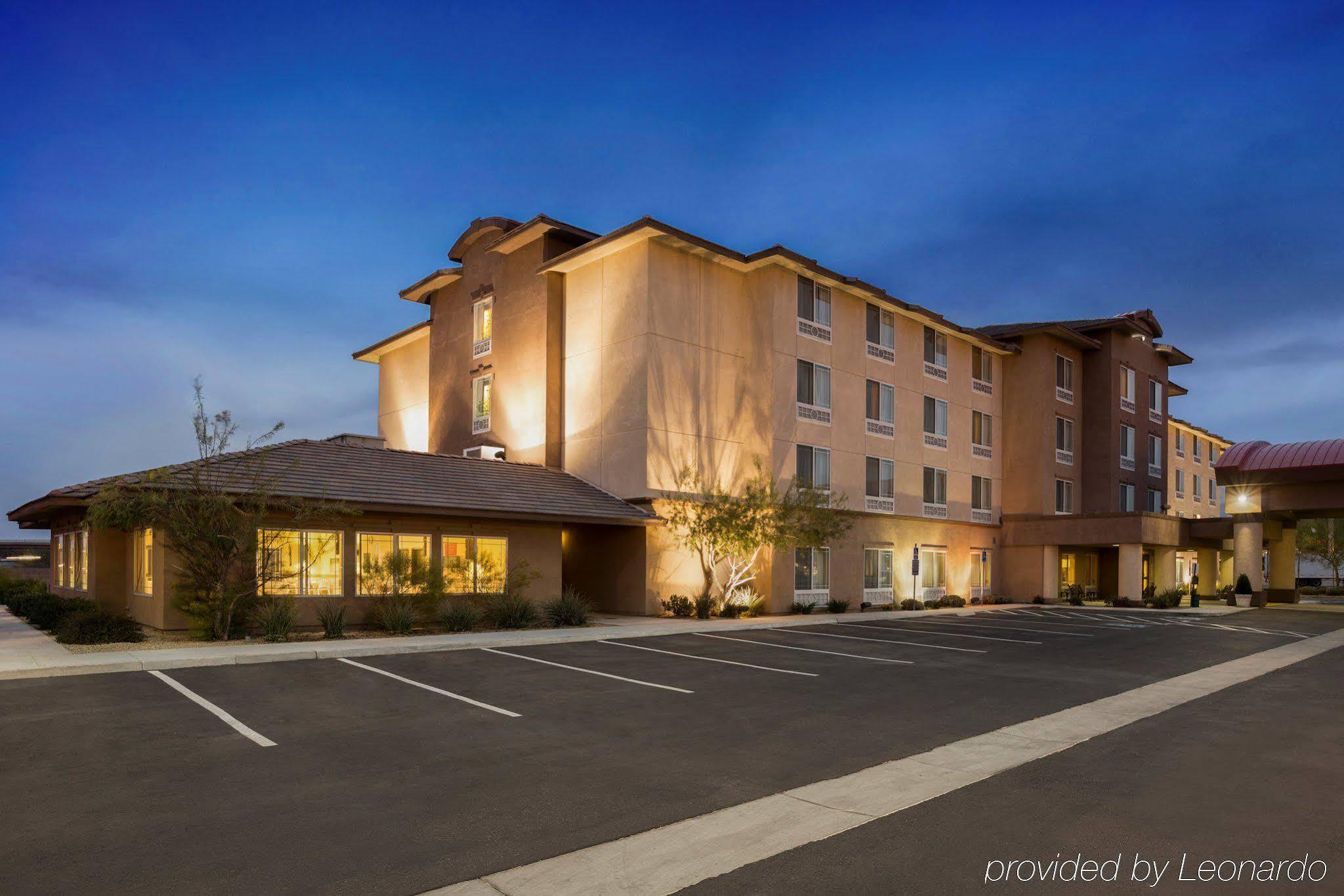 Holiday Inn & Suites - Barstow, An Ihg Hotel Exterior foto